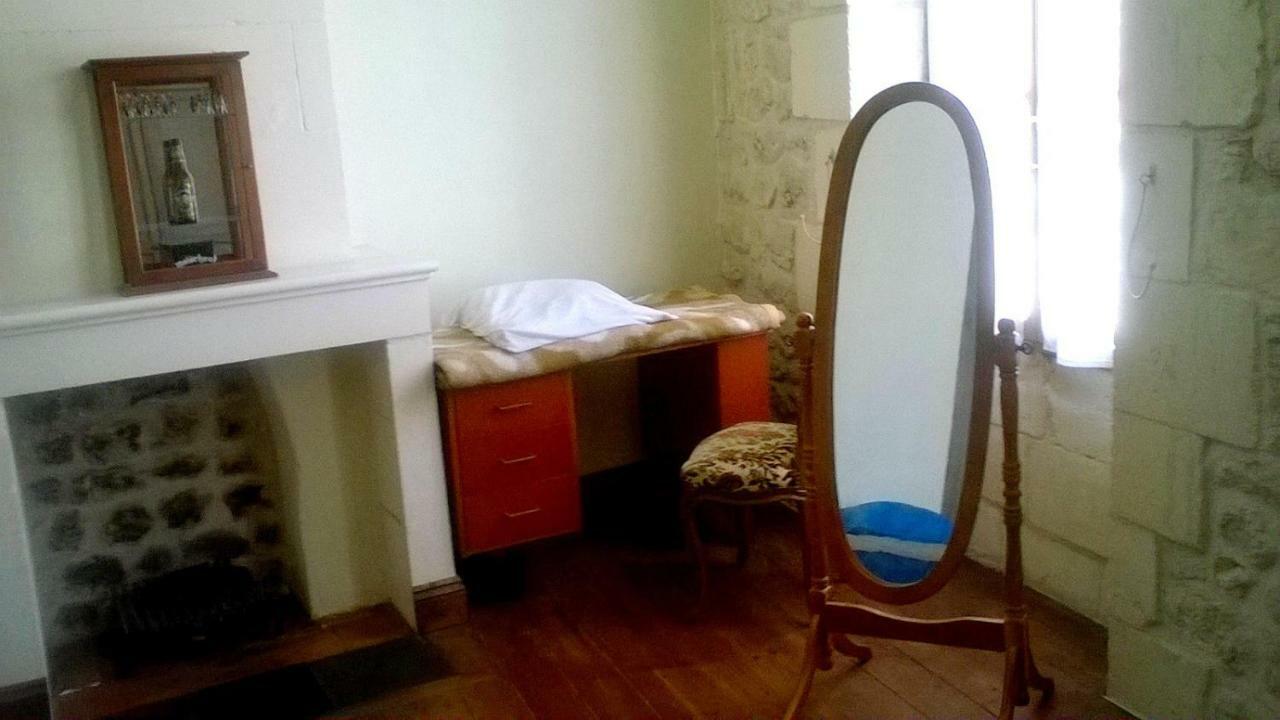 La Maison De L'Aubepin Saint-Savinien Bagian luar foto